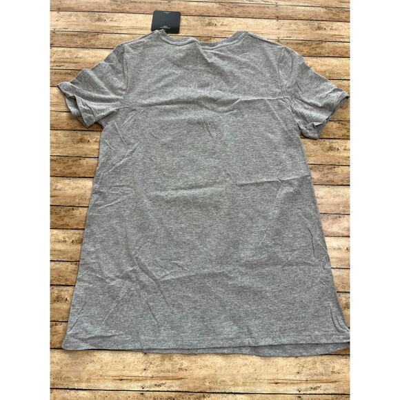 NWT Disney Classic Minnie Gray Tshirt Medium - Picture 4 of 4